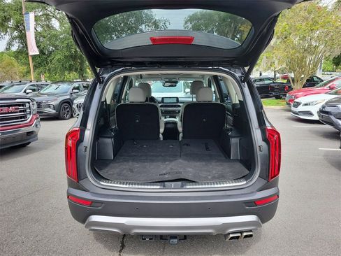 Used 2022 Kia Telluride SX w/ Towing Package image 11