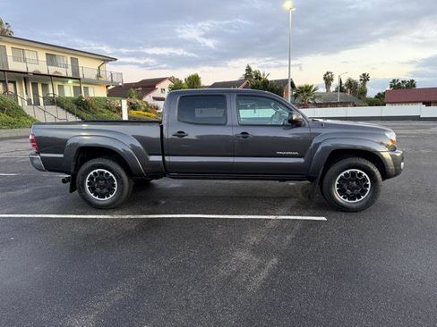 Used 2011 Toyota Tacoma PreRunner w/ SR5 Pkg #2 w/JBL Audio image 15