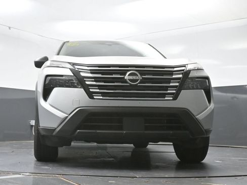 Used 2024 Nissan Rogue S FWD image 26