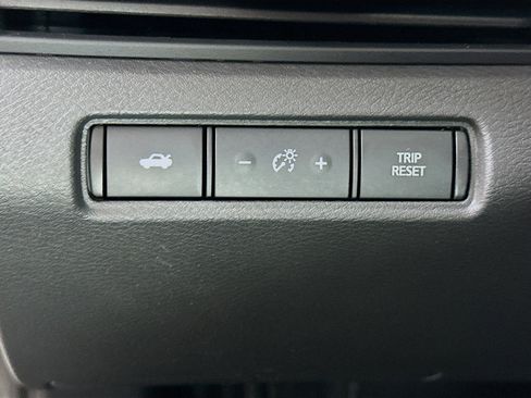 Used 2025 Nissan Altima 2.5 SV image 17