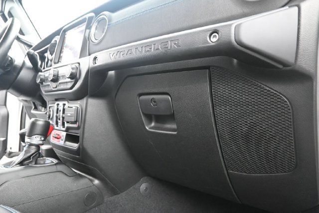 Used 2022 Jeep Wrangler Unlimited Rubicon 4xe w/ Cold Weather Group AWD/4WD image 37