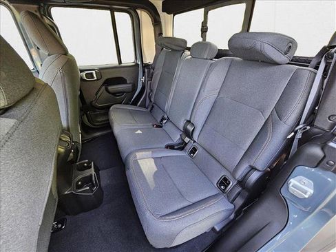 New 2025 Jeep Gladiator Sport image 16