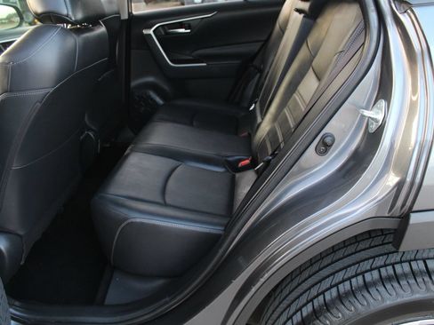 Used 2020 Toyota RAV4 XLE Premium FWD image 21
