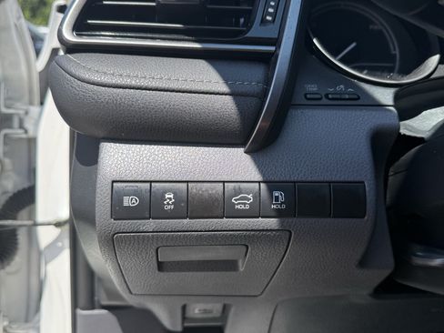 Used 2021 Toyota Camry SE FWD image 17