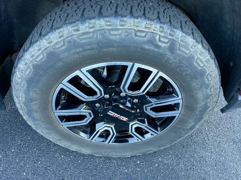 Used 2022 GMC Sierra 2500 AT4 w/ AT4 Preferred Package image 13