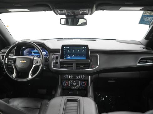 Used 2023 Chevrolet Suburban LT w/ Luxury Package AWD/4WD image 13