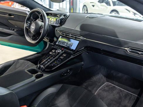 Used 2025 Aston Martin V8 Vantage Coupe RWD image 44