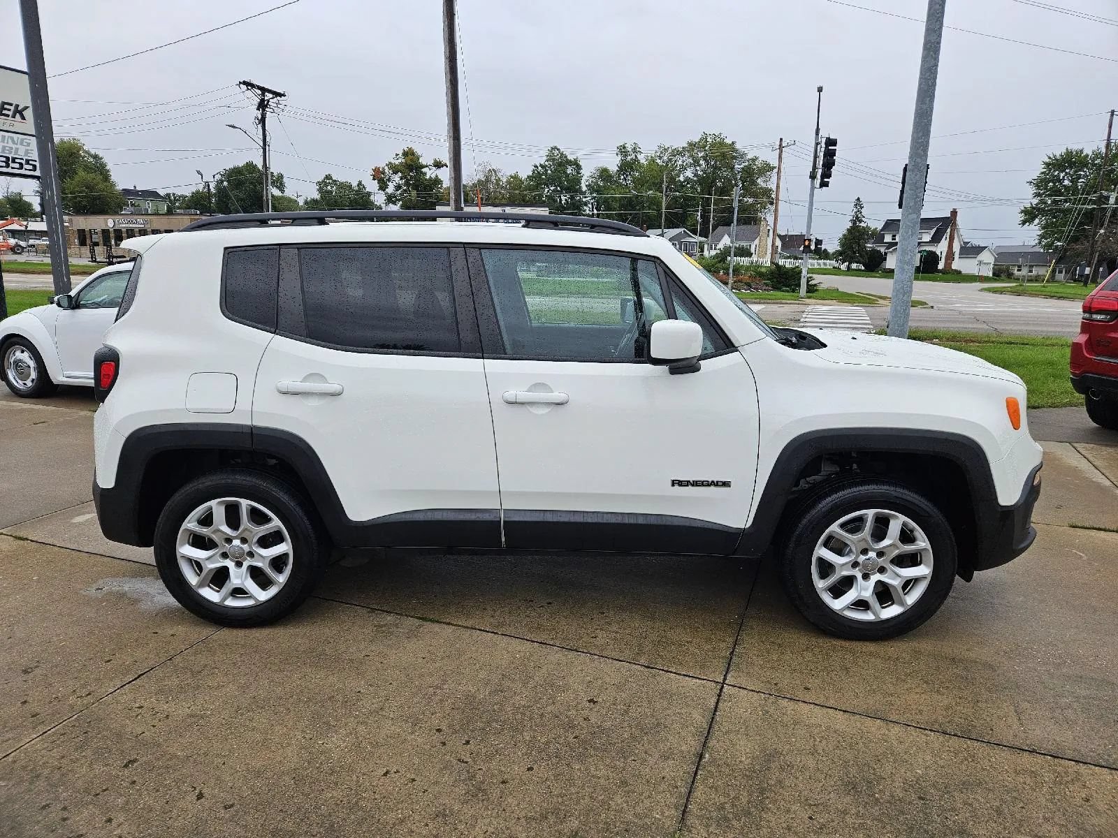Used 2015 Jeep Renegade Latitude AWD/4WD image 5