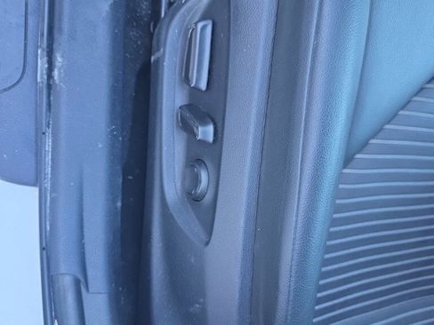 Used 2024 Toyota Camry SE image 15