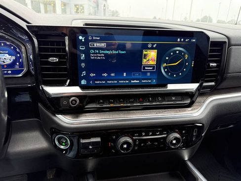 Used 2022 Chevrolet Silverado 1500 LTZ image 17