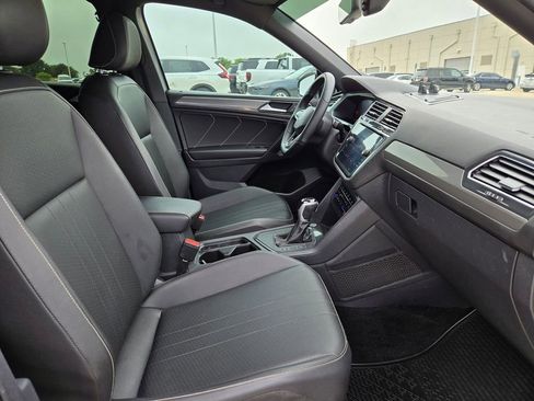 Used 2023 Volkswagen Tiguan SE R-Line FWD image 25