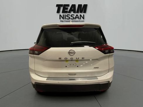 Certified 2025 Nissan Rogue SV AWD/4WD image 5