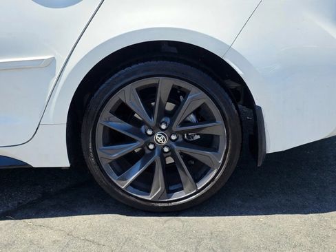 Used 2023 Toyota Corolla SE w/ SE Package FWD image 11