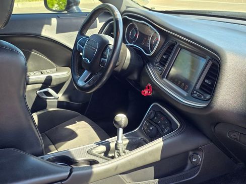 Used 2015 Dodge Challenger R/T Scat Pack w/ Leather Interior Group RWD image 19