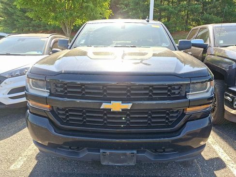 Used 2017 Chevrolet Silverado 1500 Custom w/ Custom Convenience Package AWD/4WD image 2