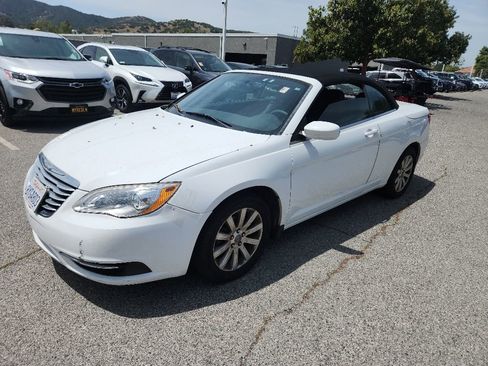 Used 2012 Chrysler 200 Touring FWD image 1