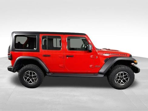 Used 2024 Jeep Wrangler Unlimited Rubicon w/ Convenience Group AWD/4WD image 8