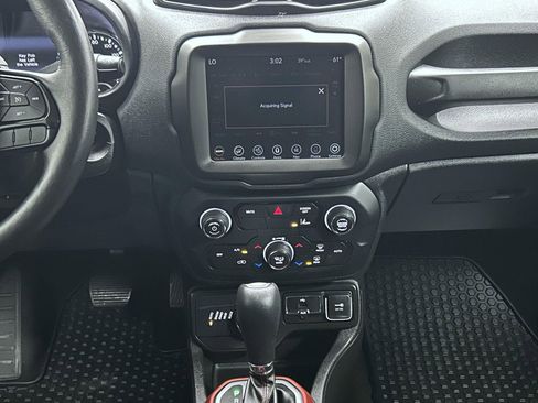 Used 2022 Jeep Renegade Trailhawk image 13