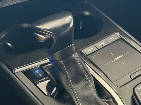 Used 2021 Lexus UX 250h w/ Accessory Package (Z2) AWD/4WD image 18
