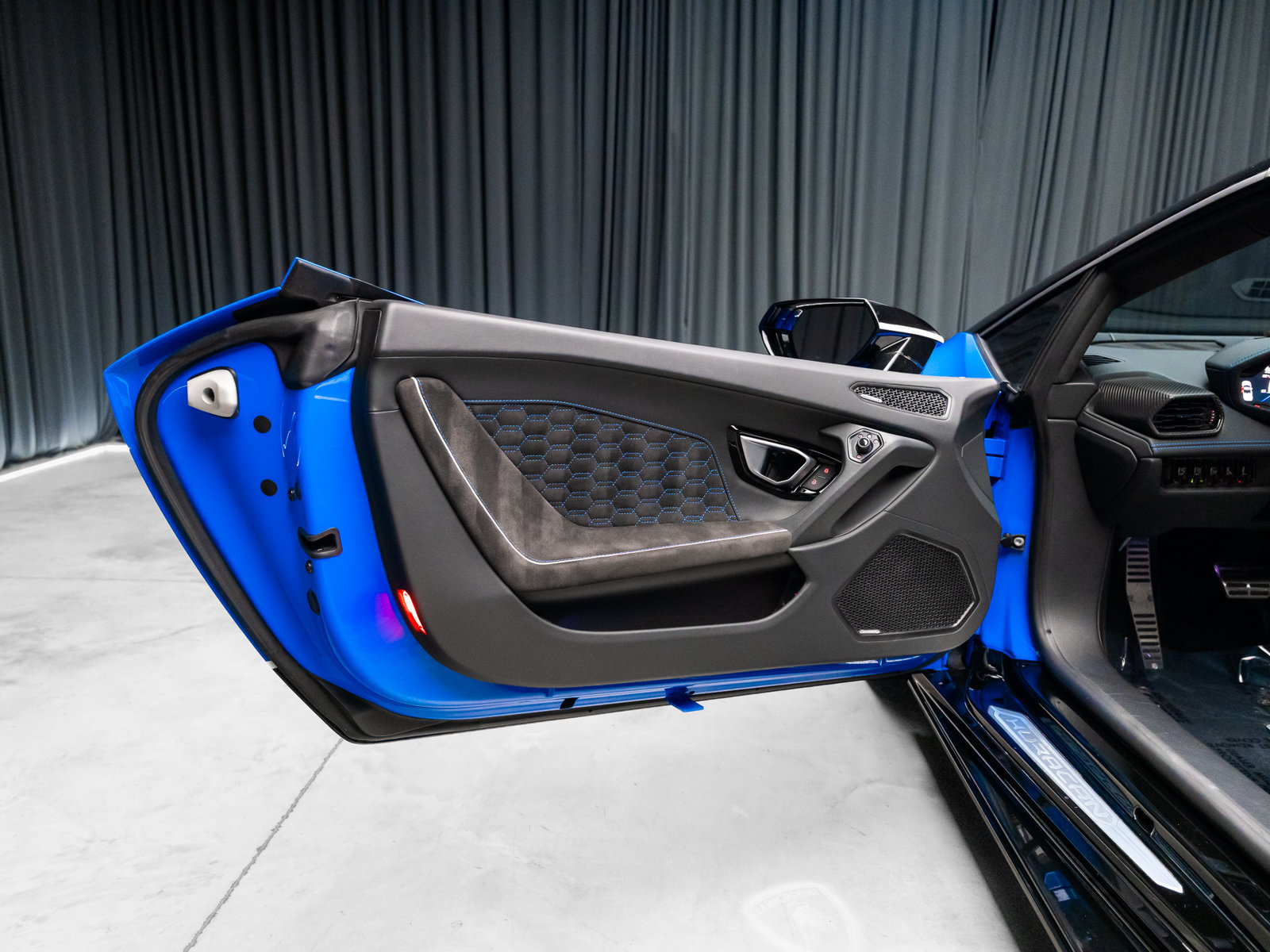 Used 2024 Lamborghini Huracan EVO AWD/4WD image 81