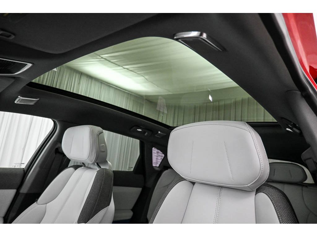 Certified 2025 Cadillac Optiq Sport 1 AWD/4WD image 40