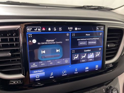 Used 2024 Chrysler Pacifica Touring-L image 29