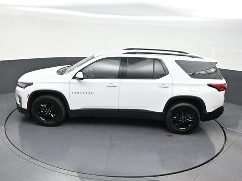 Used 2023 Chevrolet Traverse LT FWD image 16