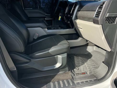 Used 2018 Ford F250 XLT w/ XLT Premium Package image 28