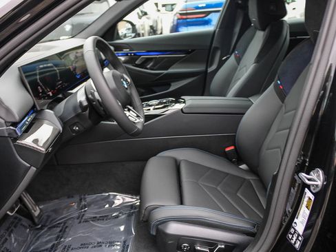 New 2026 BMW 540i xDrive w/ M Sport Package AWD/4WD image 17