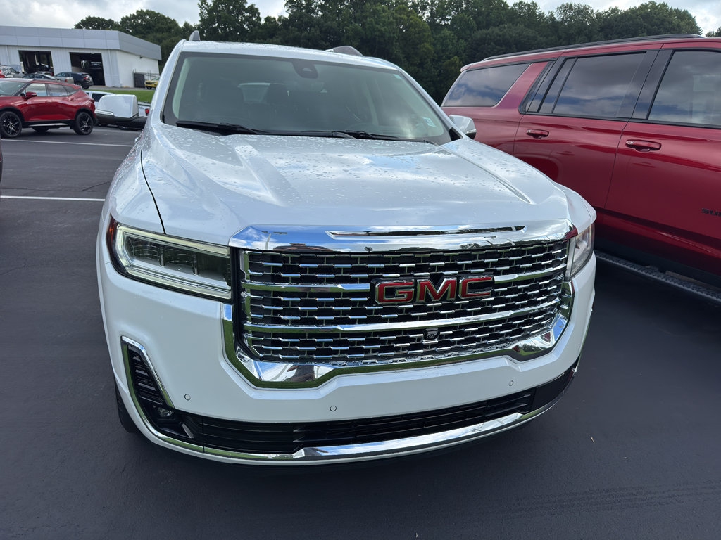 Used 2023 GMC Acadia Denali w/ Denali Technology Package FWD image 2
