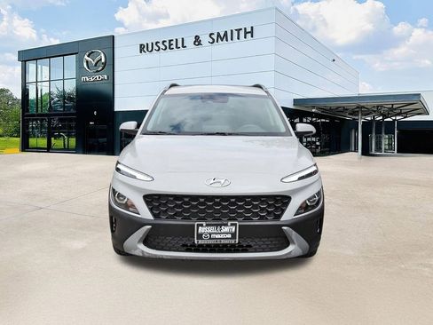 Used 2022 Hyundai Kona SEL FWD image 2