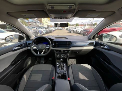 Used 2022 Volkswagen Taos SE image 14