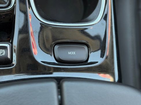 Used 2023 Buick Envision Essence AWD/4WD image 19