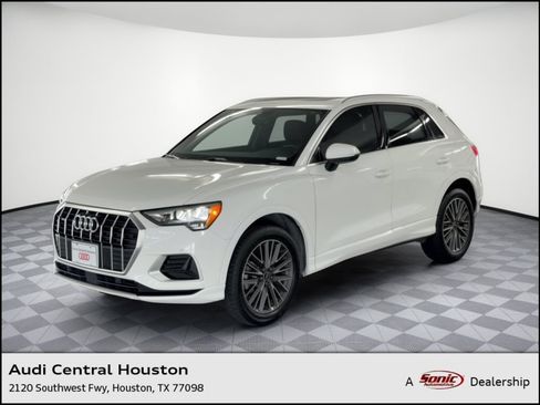 Used 2022 Audi Q3 2.0T Premium w/ Convenience Package AWD/4WD image 1