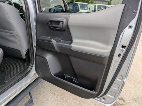 Used 2019 Toyota Tacoma SR w/ SR Convenience Package image 25