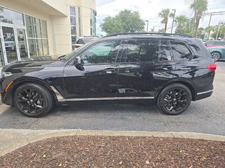 Used 2022 BMW X7 xDrive40i w/ Luxury Seating Package AWD/4WD video 2