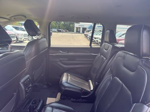 Used 2023 Jeep Grand Cherokee L Limited AWD/4WD image 33
