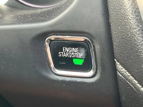 Used 2017 GMC Acadia SLT FWD image 30