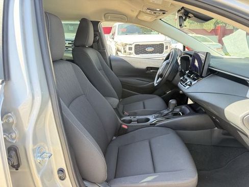Used 2025 Toyota Corolla LE w/ Convenience Package FWD image 28