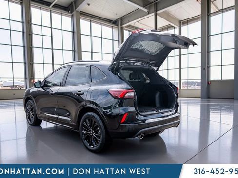 Used 2023 Ford Escape ST-Line Elite AWD/4WD image 34