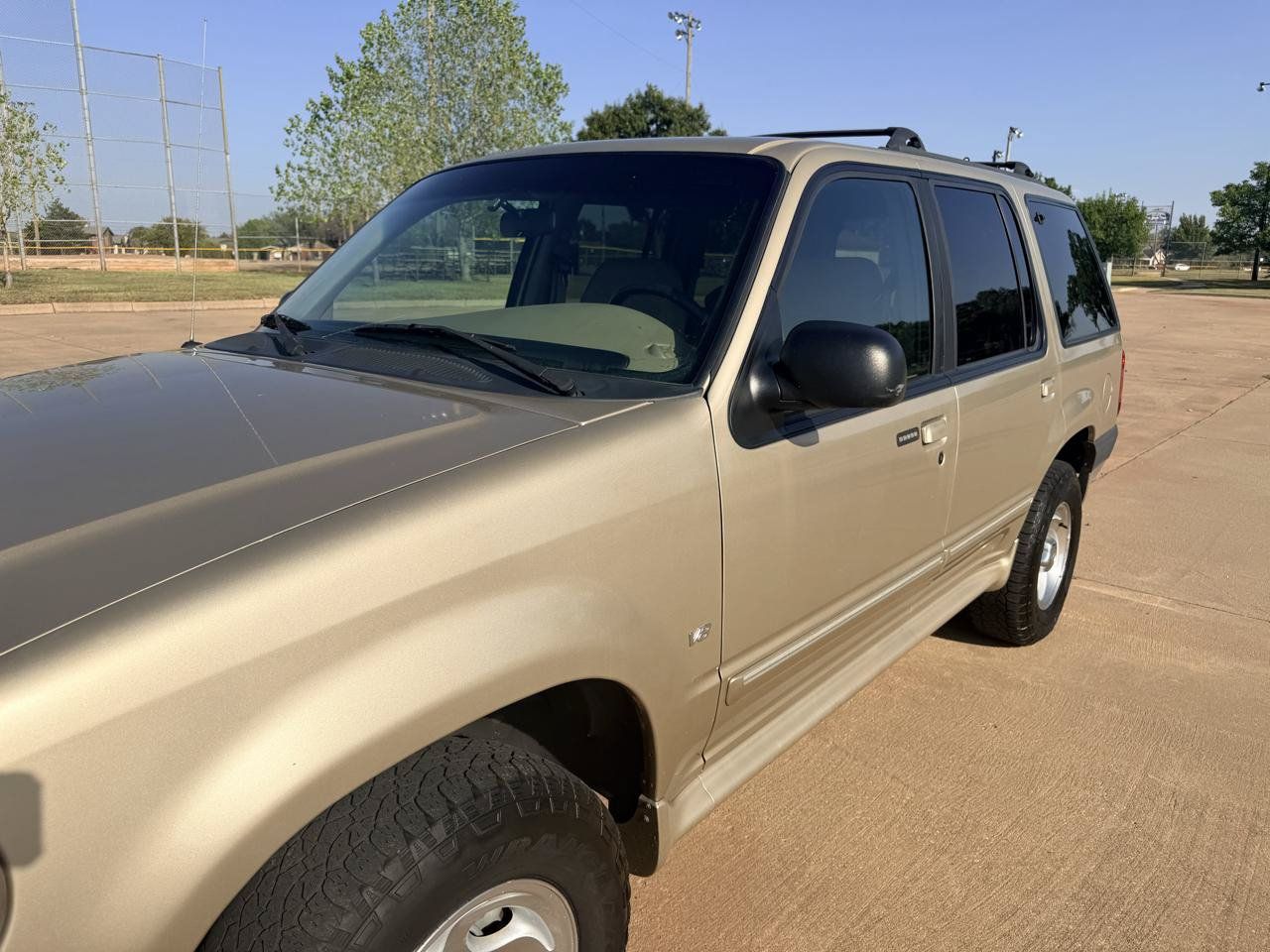 Used 1999 Ford Explorer XLT RWD image 5