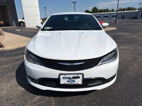 Used 2015 Chrysler 200 S FWD image 4