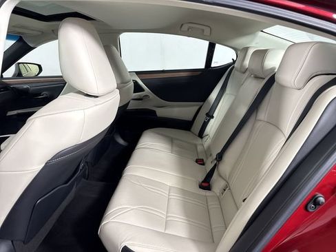 Certified 2025 Lexus ES 300h Ultra Luxury image 25
