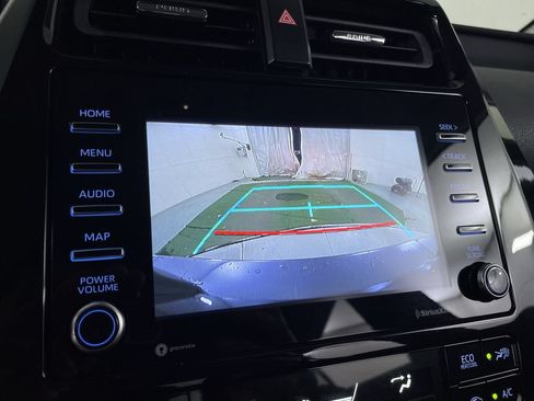 Used 2022 Toyota Prius LE FWD image 15