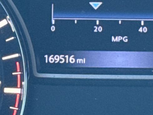 Used 2017 Nissan Pathfinder SV image 17