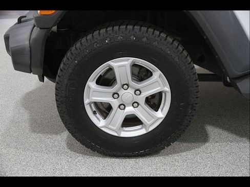Used 2018 Jeep Wrangler Unlimited Sport S AWD/4WD image 21