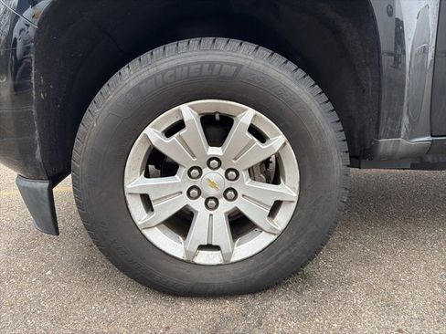 Used 2017 Chevrolet Colorado LT w/ LT Convenience Package image 3