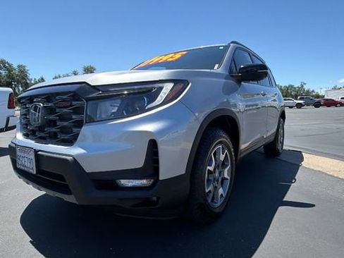 Used 2023 Honda Passport TrailSport image 9