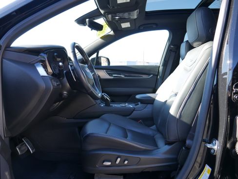 Used 2024 Cadillac XT6 Sport w/ Technology Package image 13