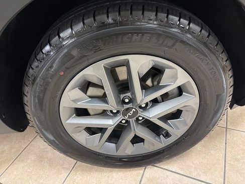 Used 2023 Kia Telluride LX image 40